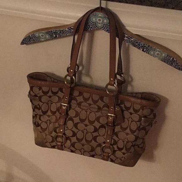 Coach Handbags - Coach medium-size signature bag